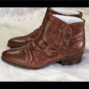 New Women's Bare Traps, Bethany Ankle Boot